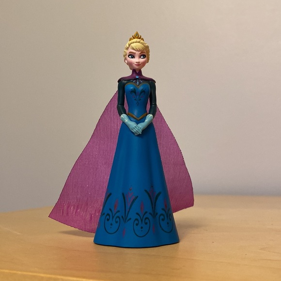 NIB Hallmark Keepsake 2017 Disney Frozen Elsa Coronation Day Christmas Ornament - Picture 2 of 7
